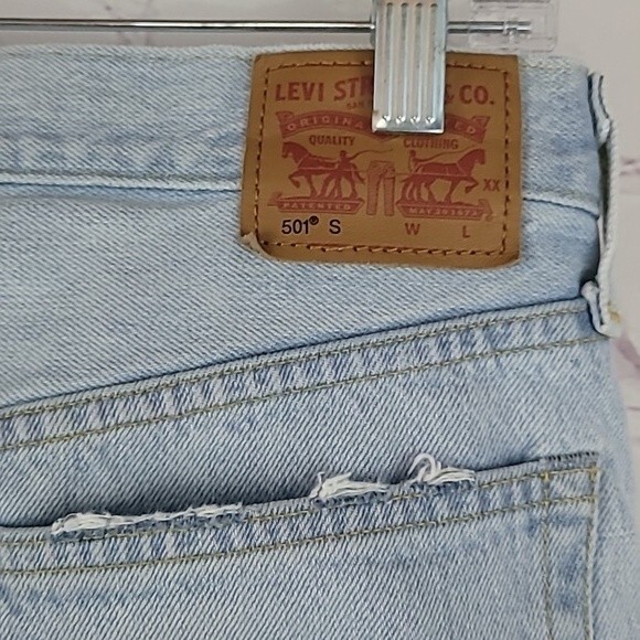 Levi’s 501 Button Fly Raw Hem Distressed White Oak Cone Denim Jeans. Size 28 - Picture 9 of 13